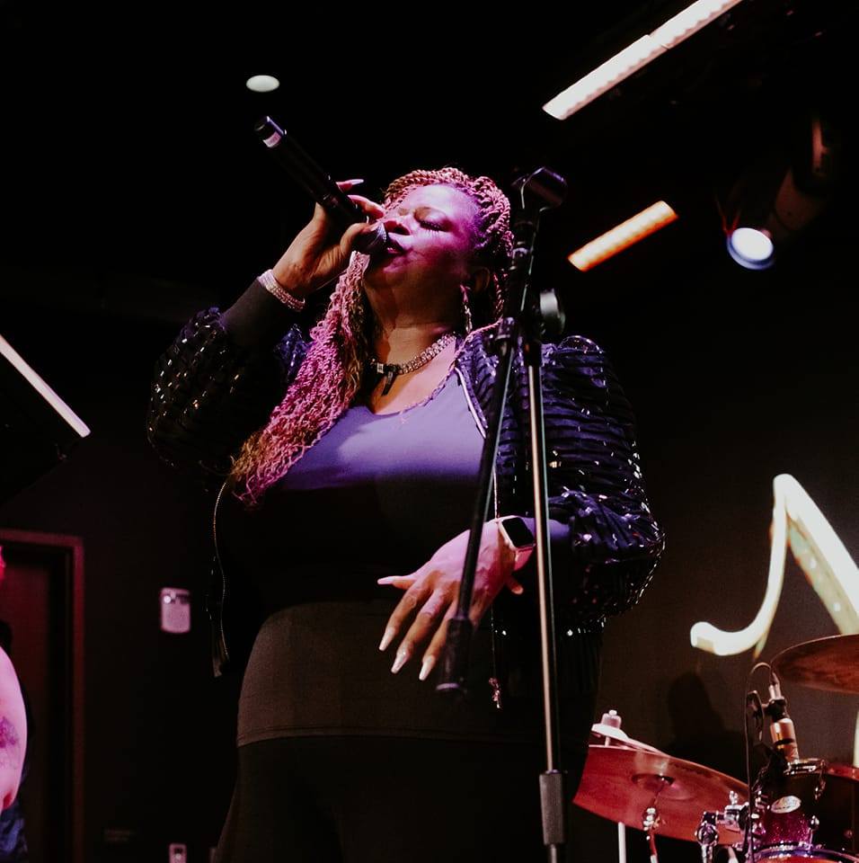 Joselyn Best performing live